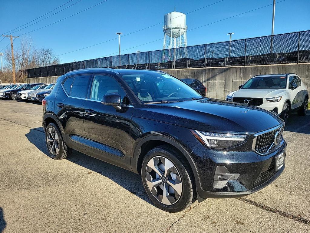 new 2025 Volvo XC40 car, priced at $48,315