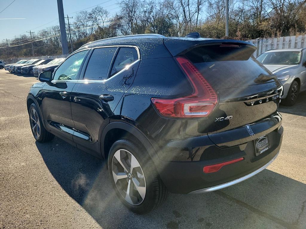 new 2025 Volvo XC40 car, priced at $48,315