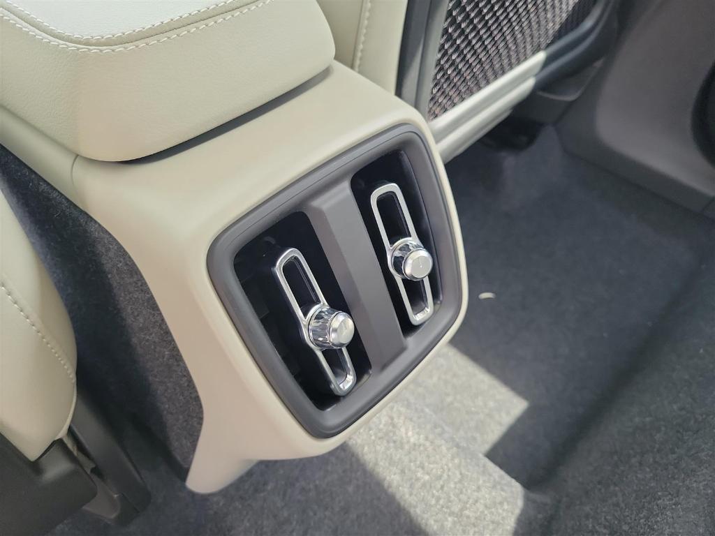 new 2025 Volvo XC40 car, priced at $51,565