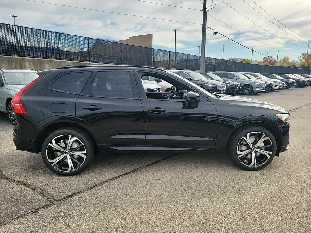 new 2025 Volvo XC60 car, priced at $61,025