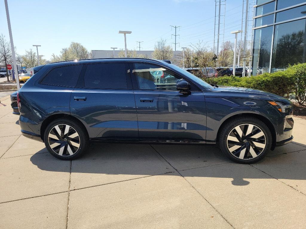 new 2025 Volvo EX90 car, priced at $90,190