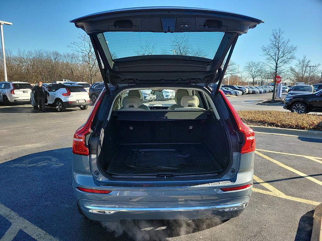 used 2022 Volvo XC60 Recharge Plug-In Hybrid car, priced at $44,989