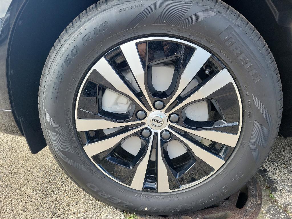 new 2025 Volvo XC60 car, priced at $49,095