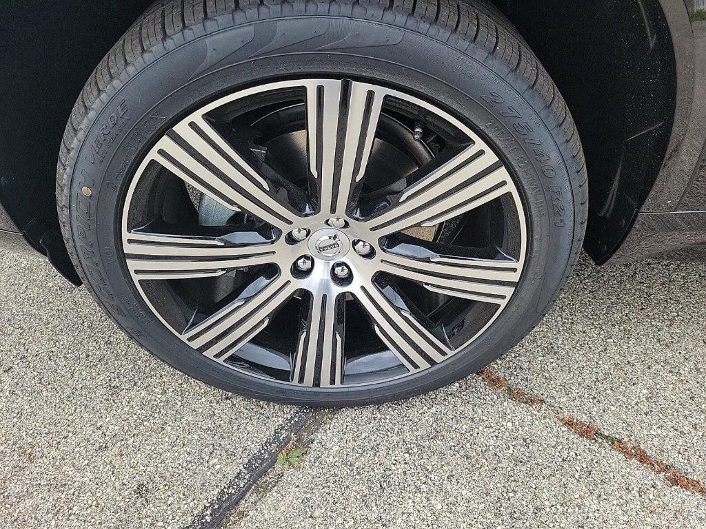 new 2025 Volvo XC90 car, priced at $65,901