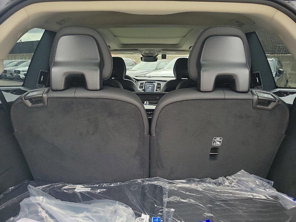new 2025 Volvo XC90 car, priced at $65,901