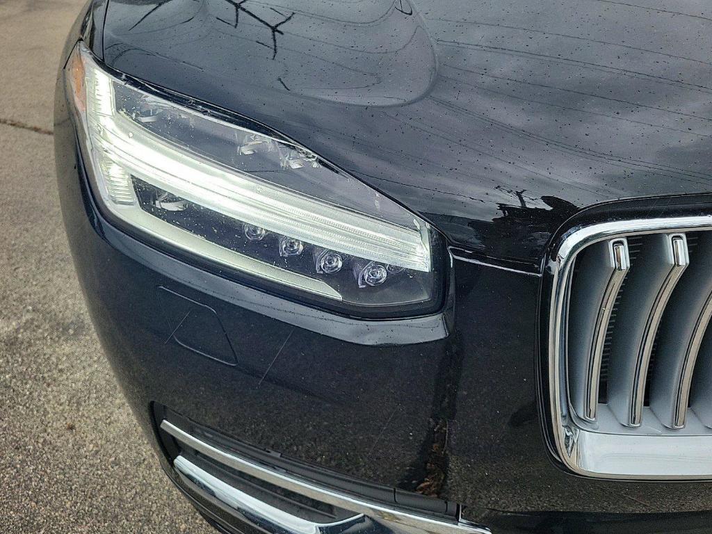 new 2025 Volvo XC90 car, priced at $65,901