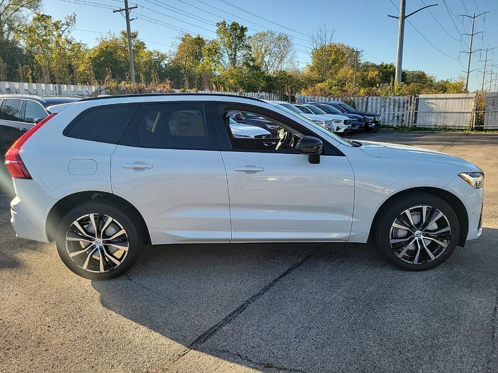 new 2025 Volvo XC60 car, priced at $55,335