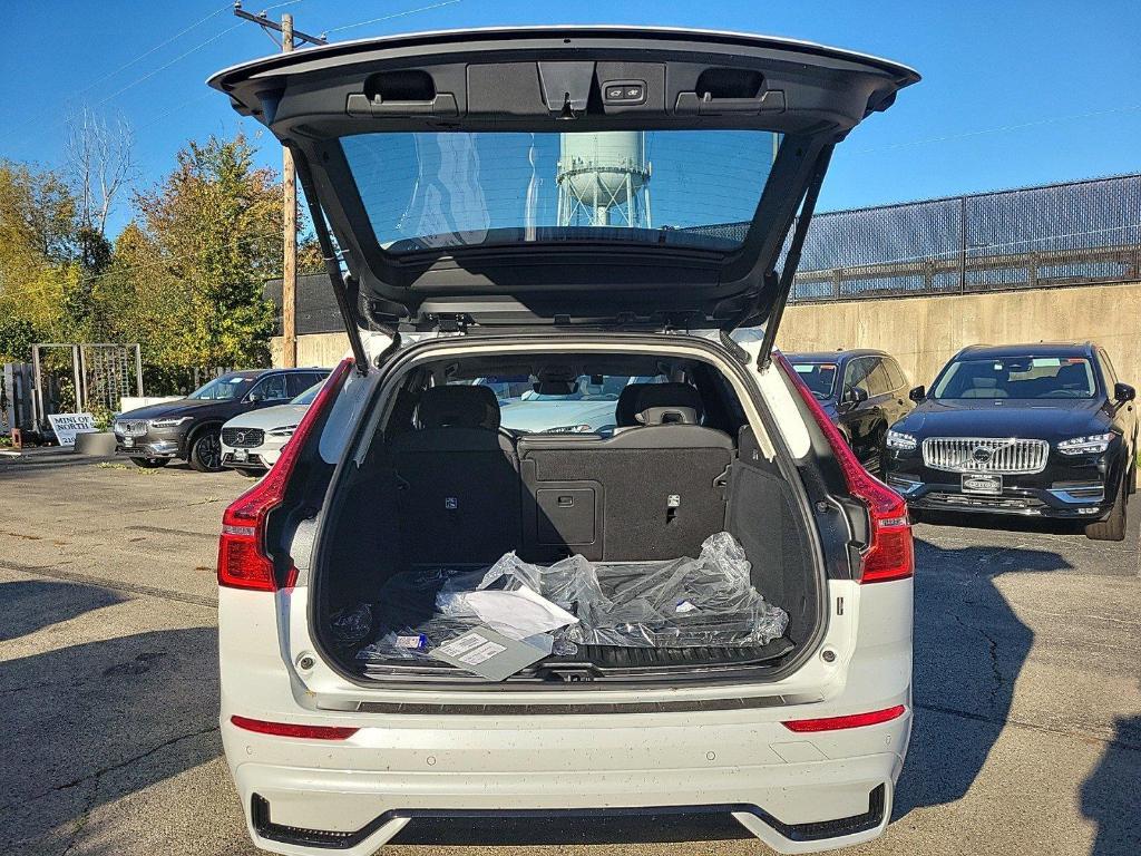 new 2025 Volvo XC60 car, priced at $55,335
