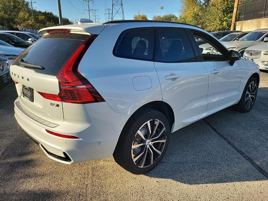 new 2025 Volvo XC60 car, priced at $55,335