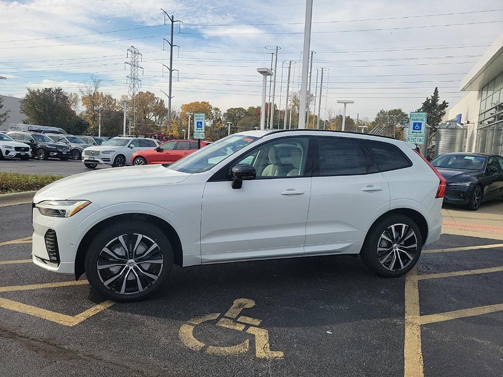 new 2025 Volvo XC60 car, priced at $60,825