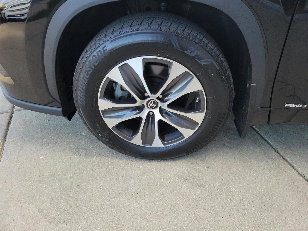 used 2022 Toyota Highlander Hybrid car, priced at $42,989