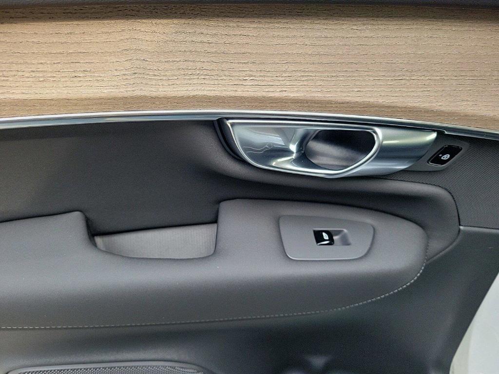 new 2025 Volvo XC90 Plug-In Hybrid car, priced at $78,805