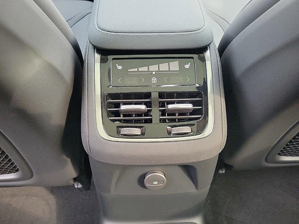 new 2025 Volvo XC90 Plug-In Hybrid car, priced at $78,805