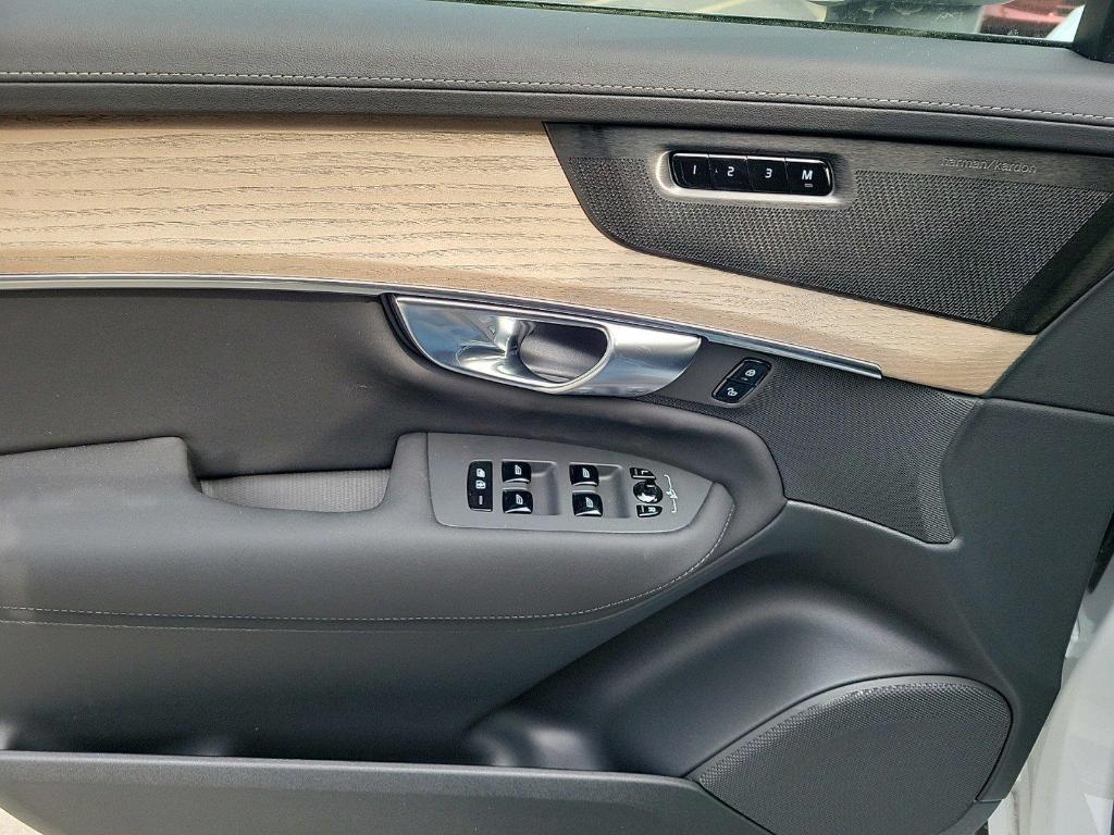new 2025 Volvo XC90 Plug-In Hybrid car, priced at $78,805