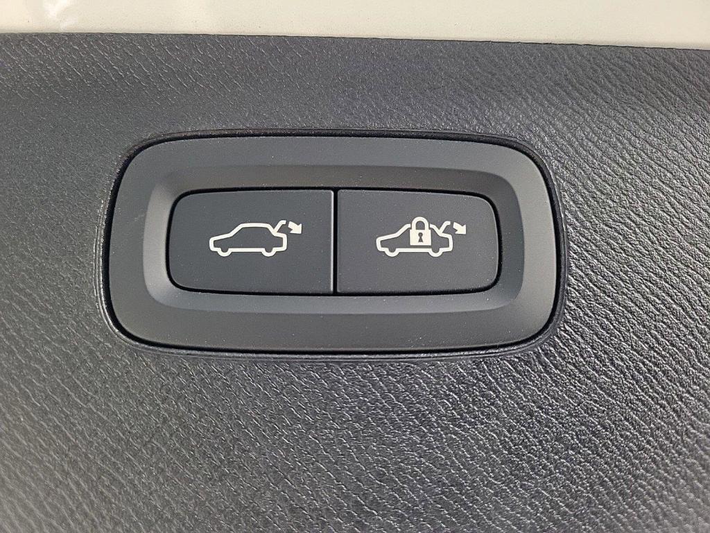 new 2025 Volvo XC90 Plug-In Hybrid car, priced at $78,805