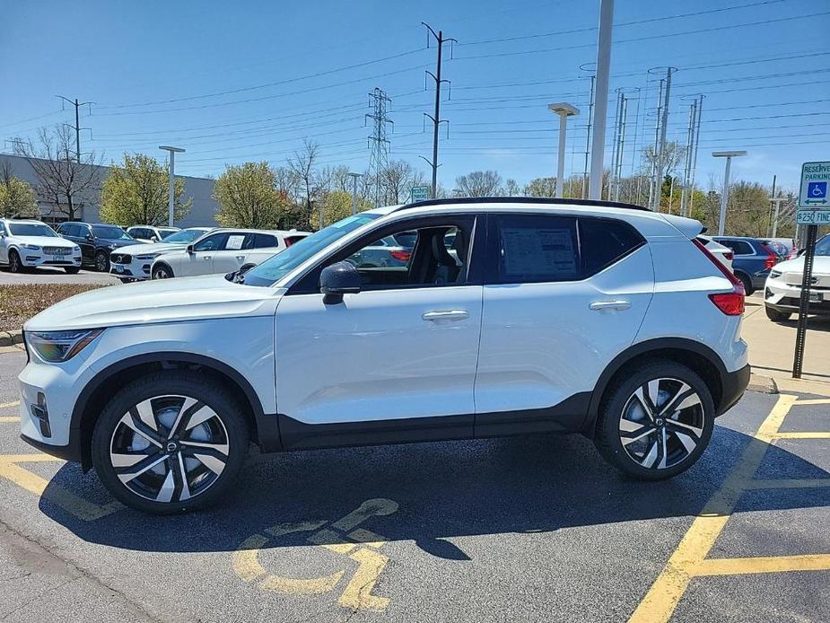 new 2024 Volvo XC40 car, priced at $51,235