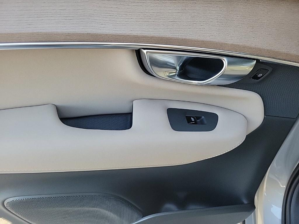 new 2025 Volvo XC90 car, priced at $67,495