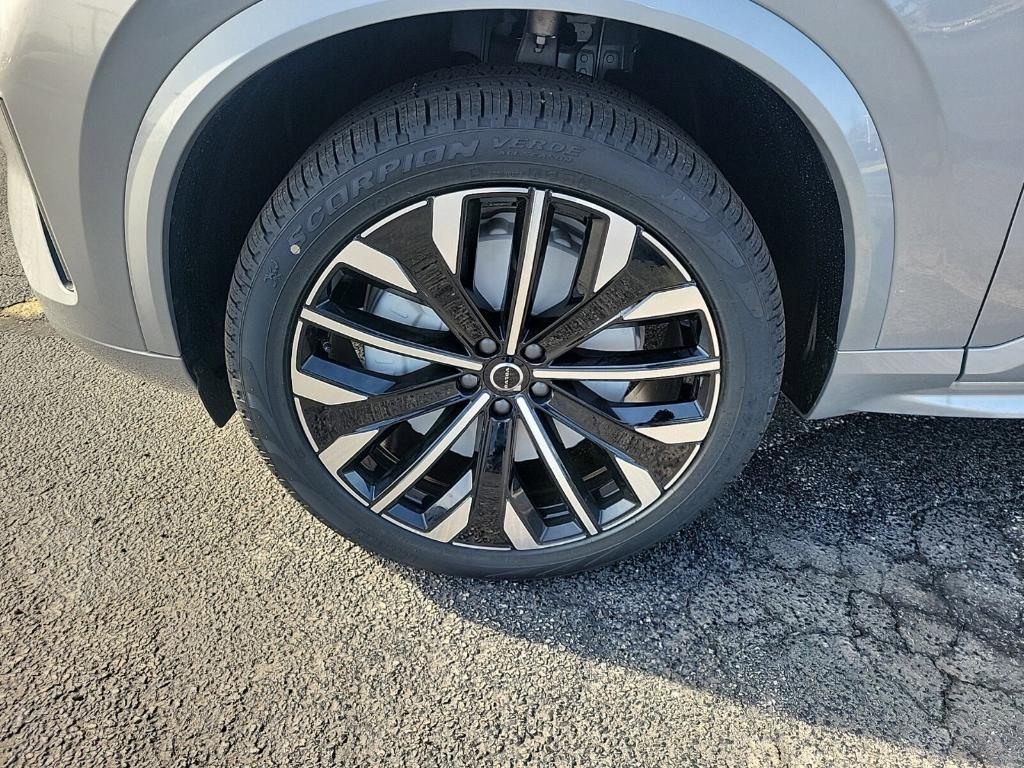 new 2025 Volvo XC90 car, priced at $67,495