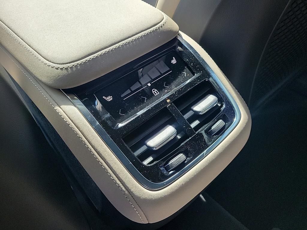new 2025 Volvo XC90 car, priced at $67,495