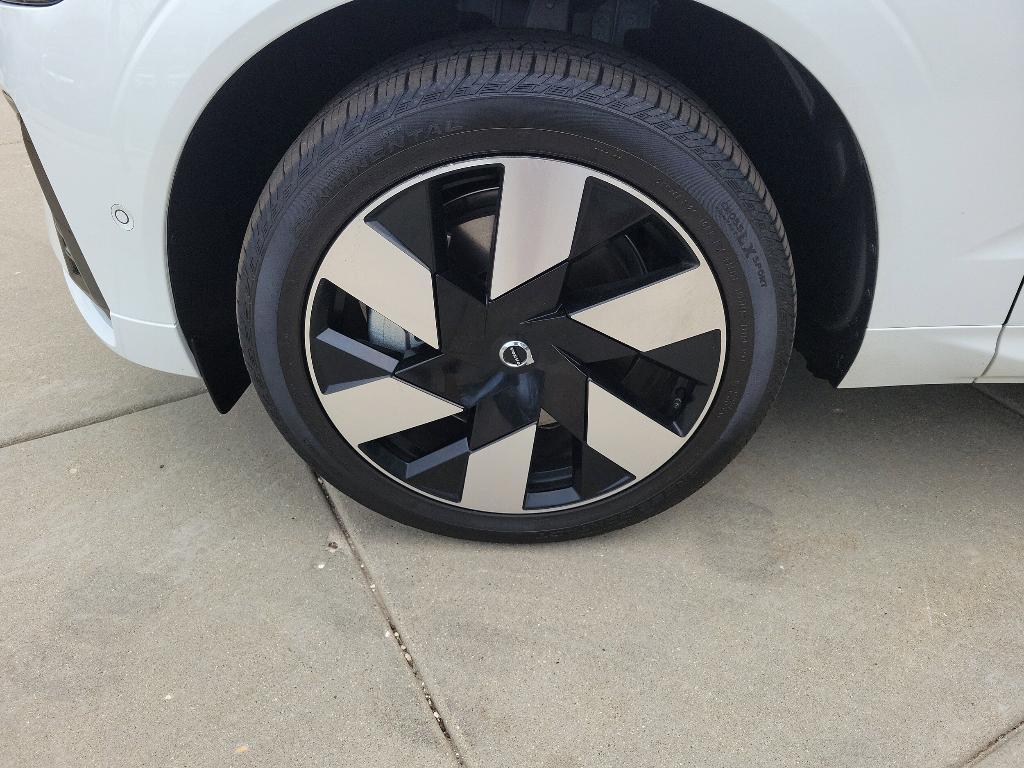 used 2024 Volvo XC60 Recharge Plug-In Hybrid car, priced at $58,989