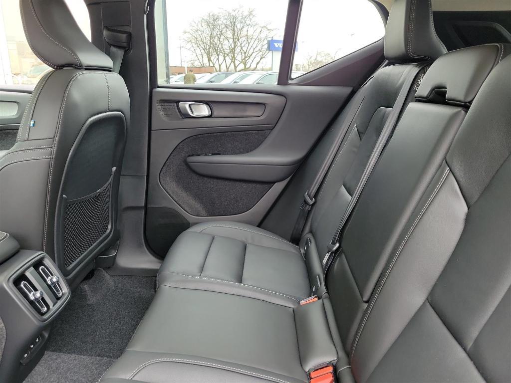 new 2025 Volvo XC40 car, priced at $51,565