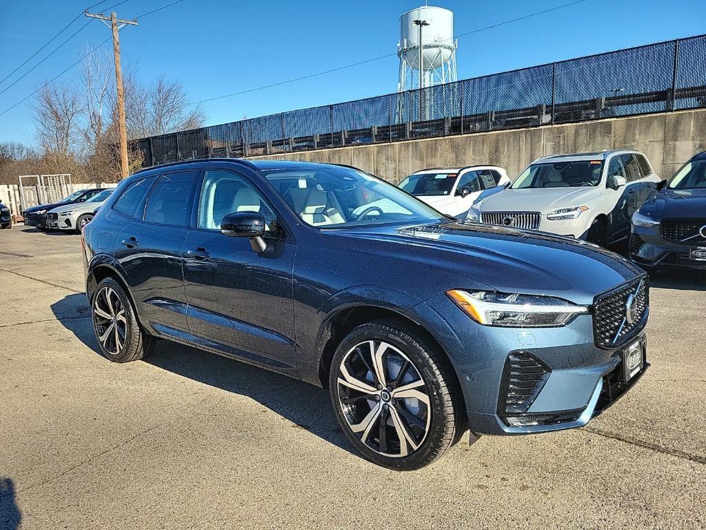 new 2025 Volvo XC60 car, priced at $61,025