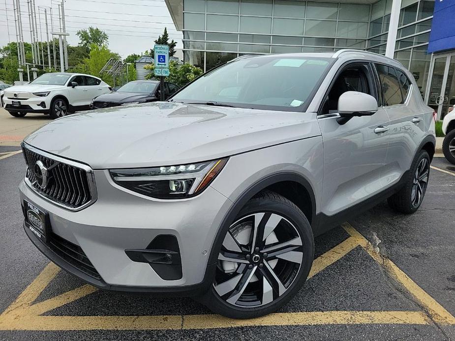 new 2024 Volvo XC40 car, priced at $50,570