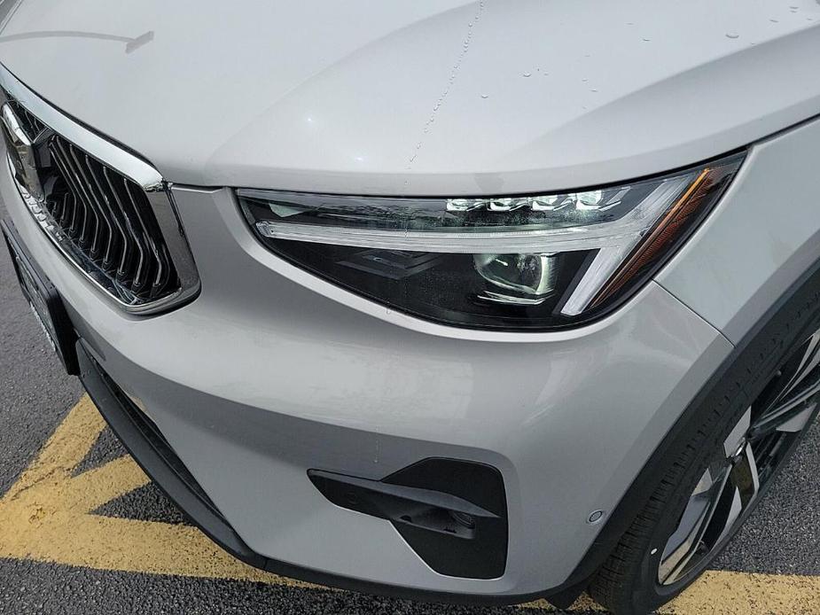 new 2024 Volvo XC40 car, priced at $50,570