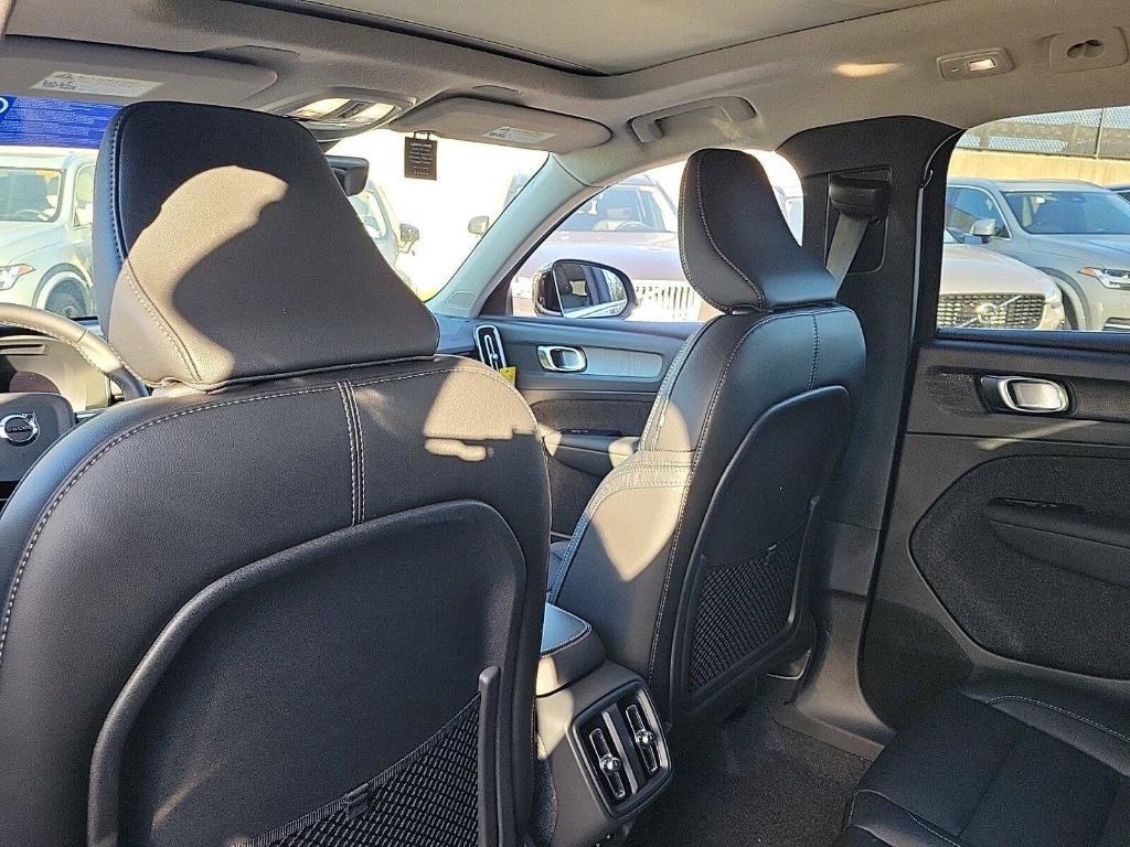 new 2025 Volvo XC40 car, priced at $46,015