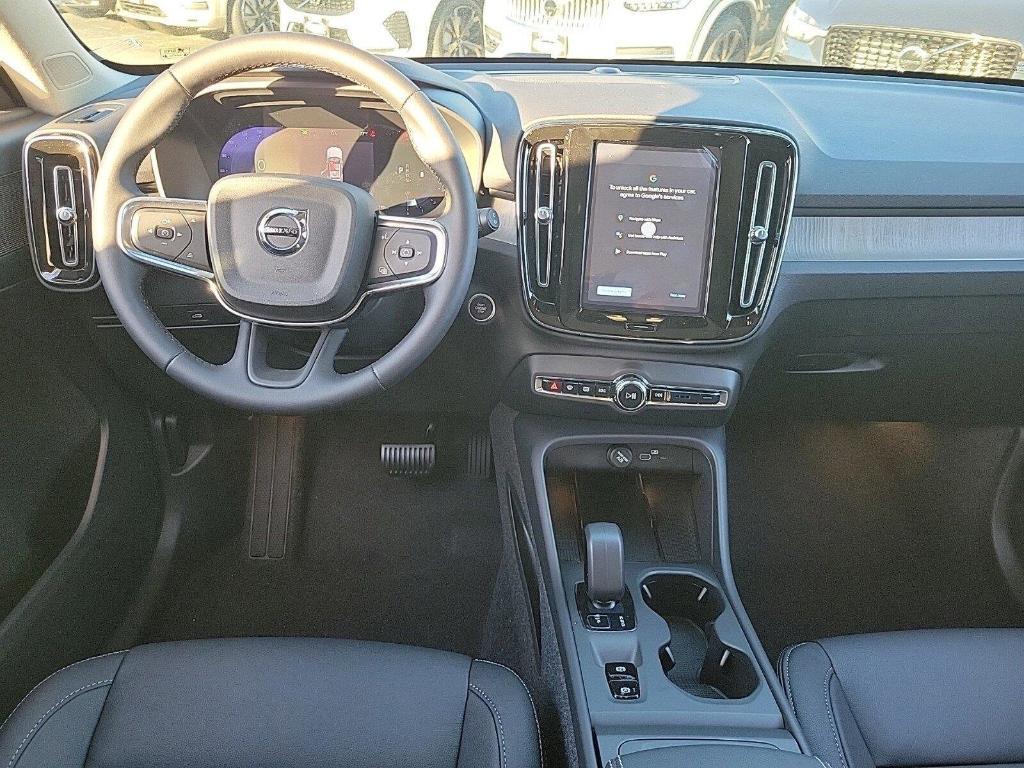 new 2025 Volvo XC40 car, priced at $46,015