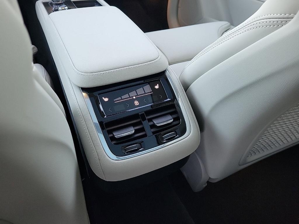 new 2025 Volvo XC90 car, priced at $72,715