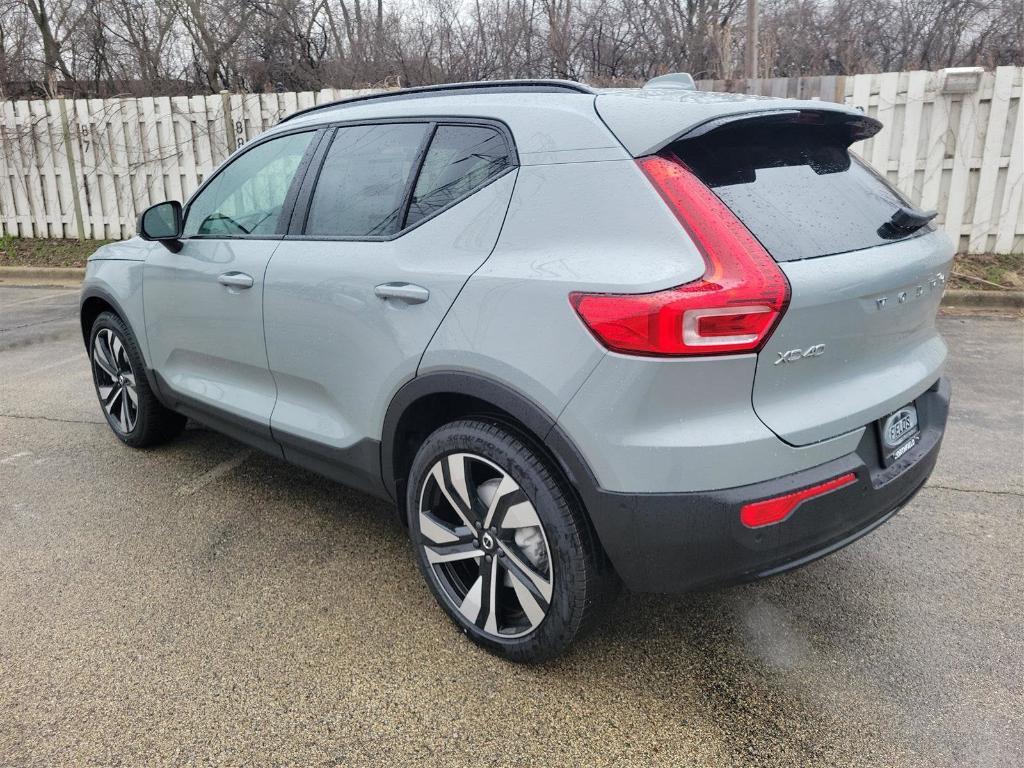 new 2025 Volvo XC40 car, priced at $53,010