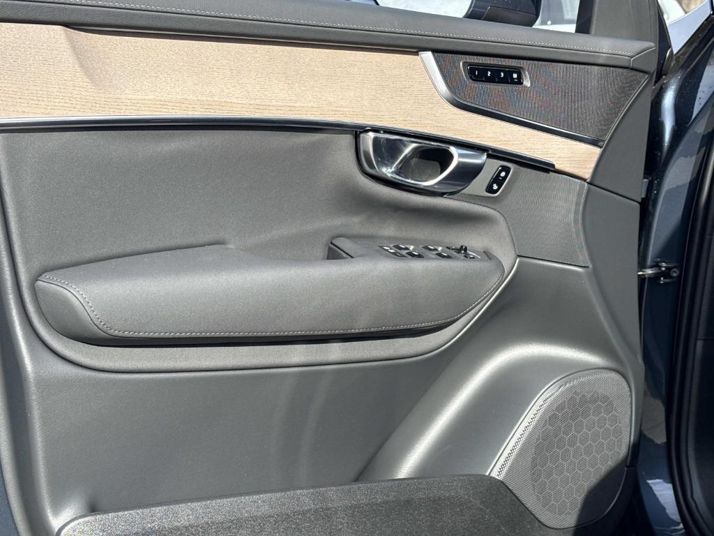 new 2026 Volvo XC90 car, priced at $71,400