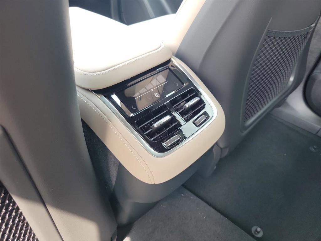 new 2025 Volvo XC90 car, priced at $60,545