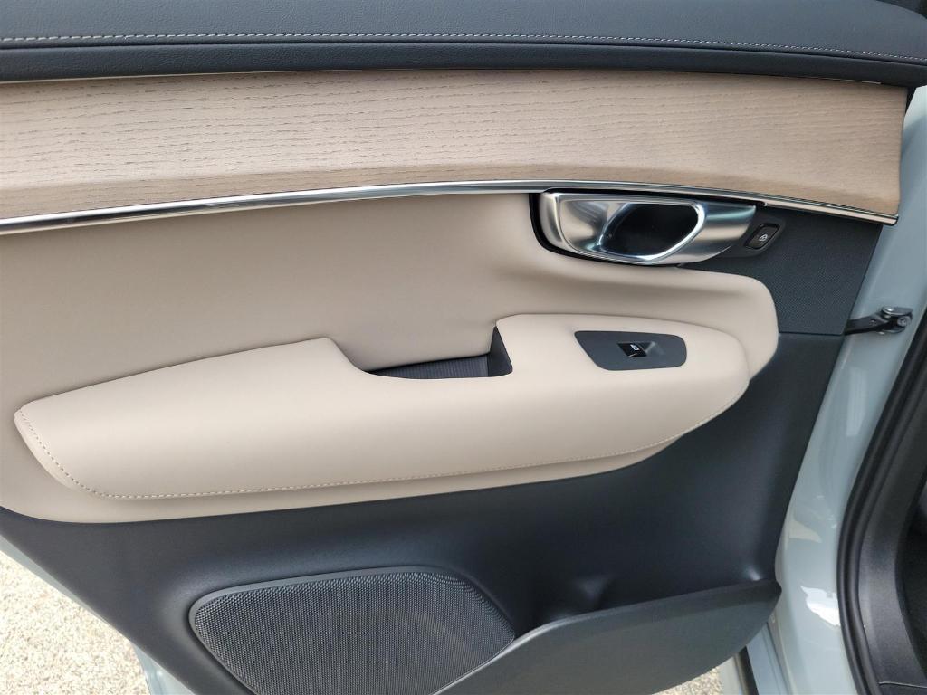new 2025 Volvo XC90 car, priced at $60,545
