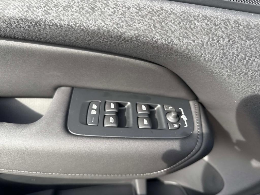 new 2026 Volvo XC60 car, priced at $57,985