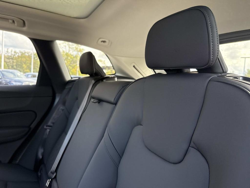 new 2026 Volvo XC60 car, priced at $57,985