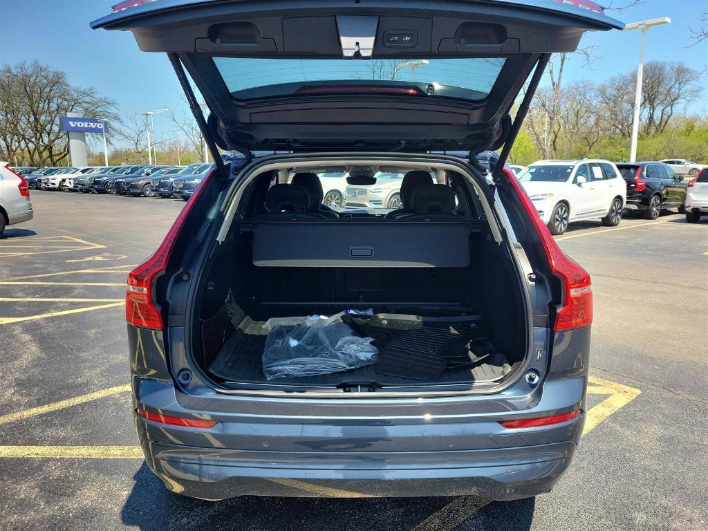 used 2022 Volvo XC60 car, priced at $40,989