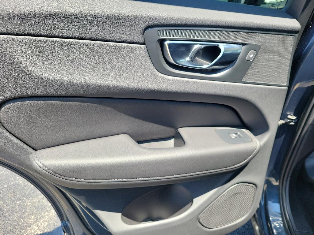 used 2022 Volvo XC60 car, priced at $42,989