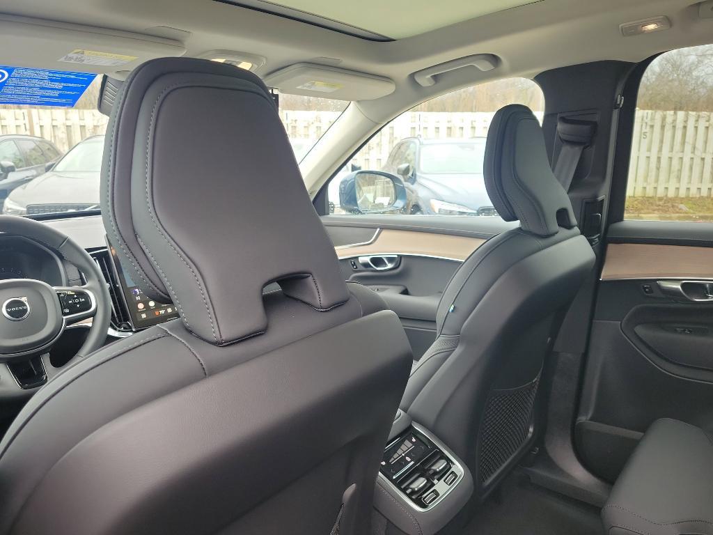 new 2025 Volvo XC90 car, priced at $61,385