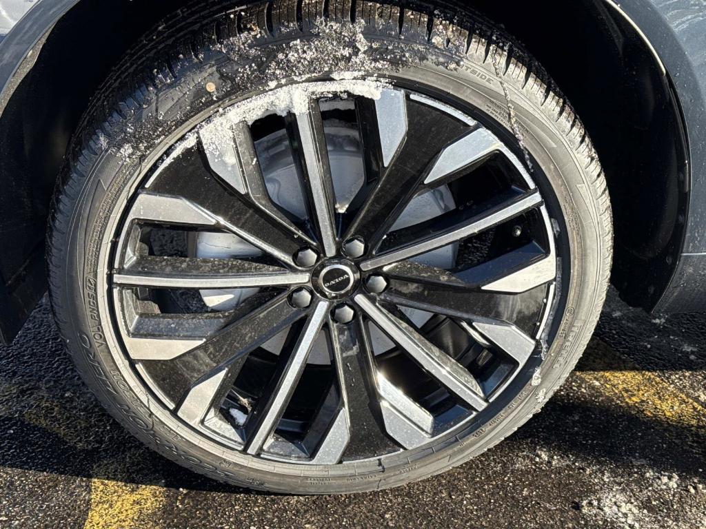new 2026 Volvo XC60 car, priced at $63,935