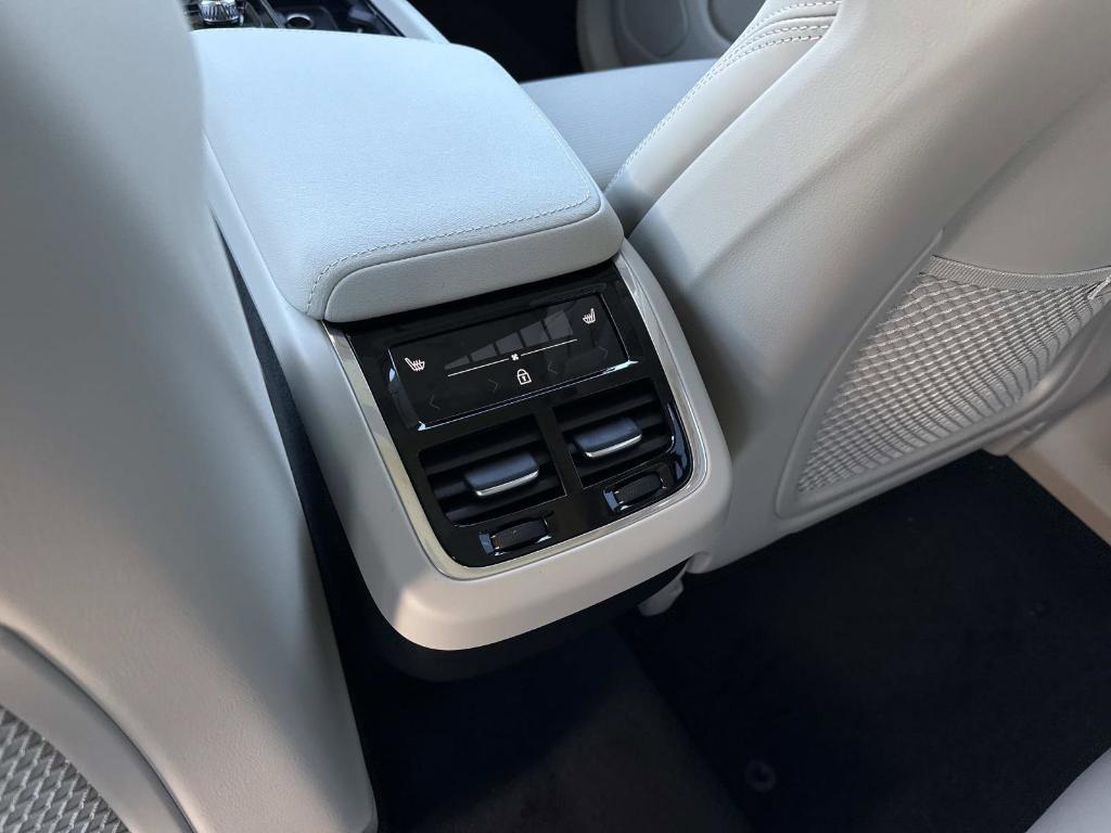 new 2026 Volvo XC60 car, priced at $63,935