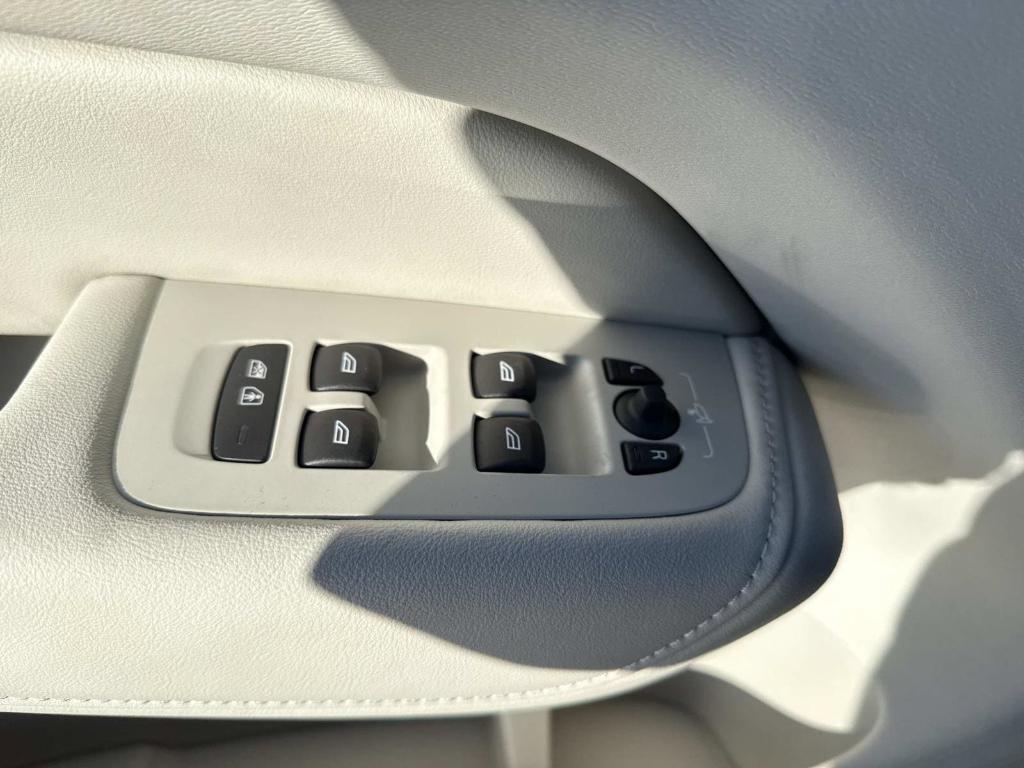 new 2026 Volvo XC60 car, priced at $63,935