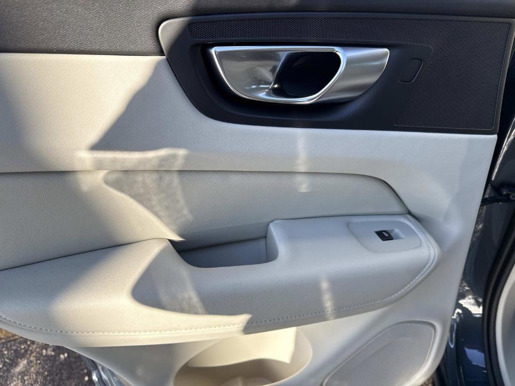 new 2026 Volvo XC60 car, priced at $63,935