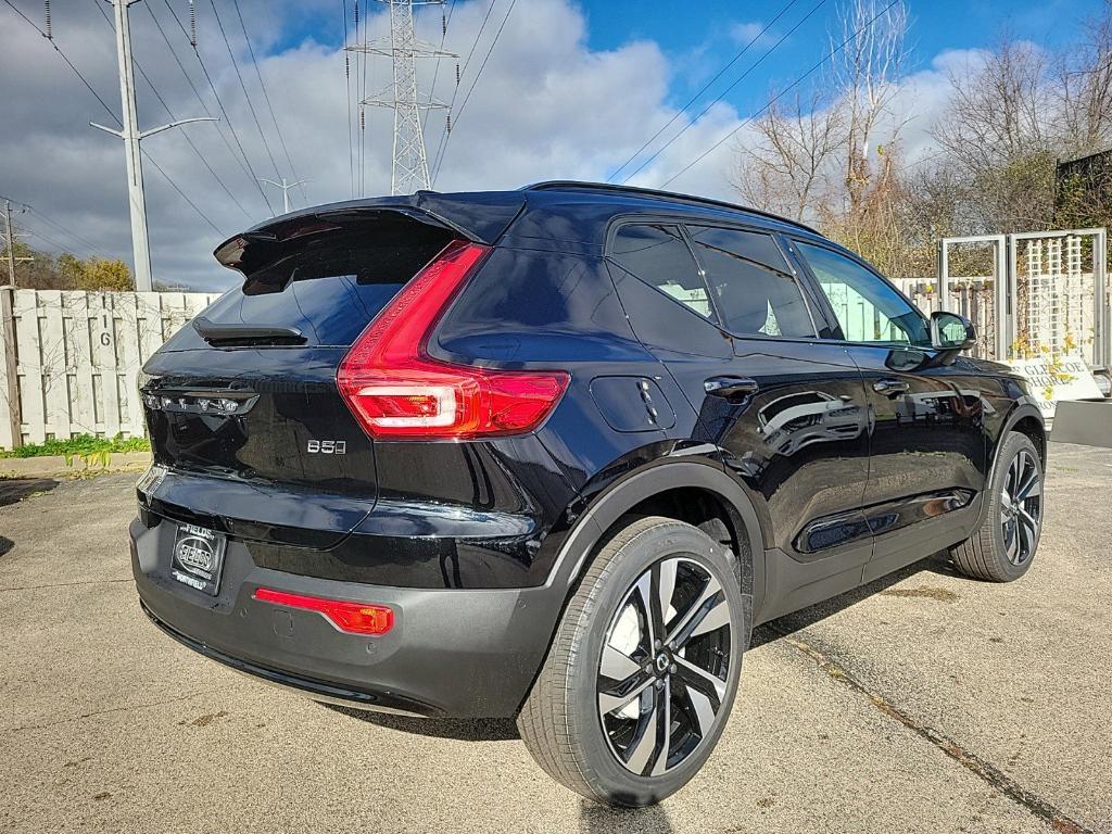 new 2025 Volvo XC40 car, priced at $50,825