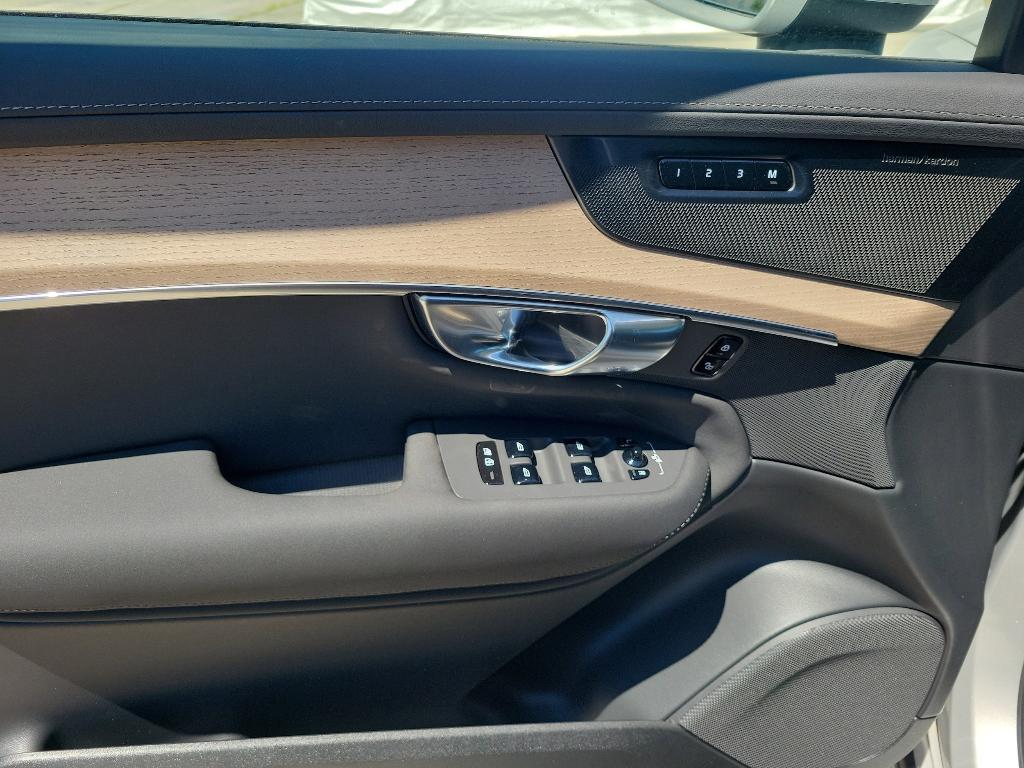 new 2025 Volvo XC90 car, priced at $66,795