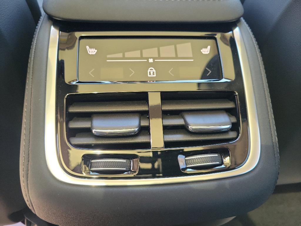 new 2025 Volvo XC90 car, priced at $66,795