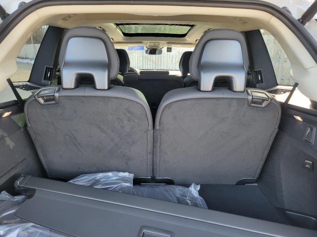 new 2025 Volvo XC90 car, priced at $66,585