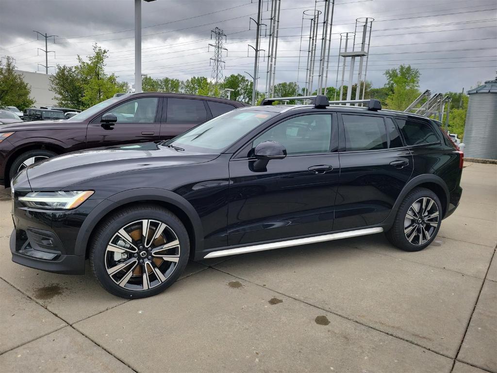 new 2025 Volvo V60 Cross Country car, priced at $58,205