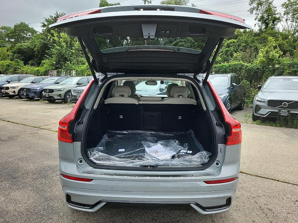 new 2025 Volvo XC60 car, priced at $55,335